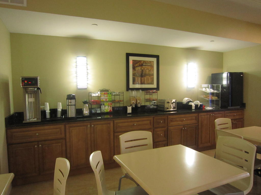 Red Carpet Inn And Suites Monmouth Junction Экстерьер фото