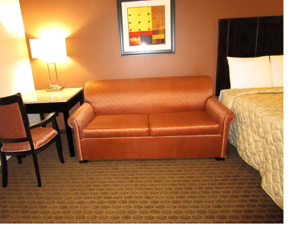 Red Carpet Inn And Suites Monmouth Junction Номер фото