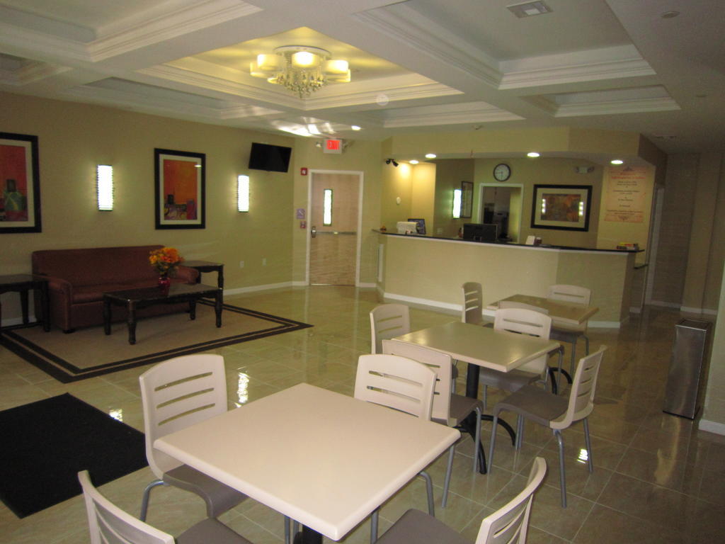Red Carpet Inn And Suites Monmouth Junction Экстерьер фото