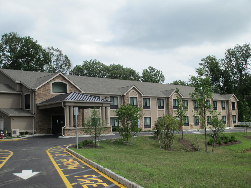 Red Carpet Inn And Suites Monmouth Junction Экстерьер фото