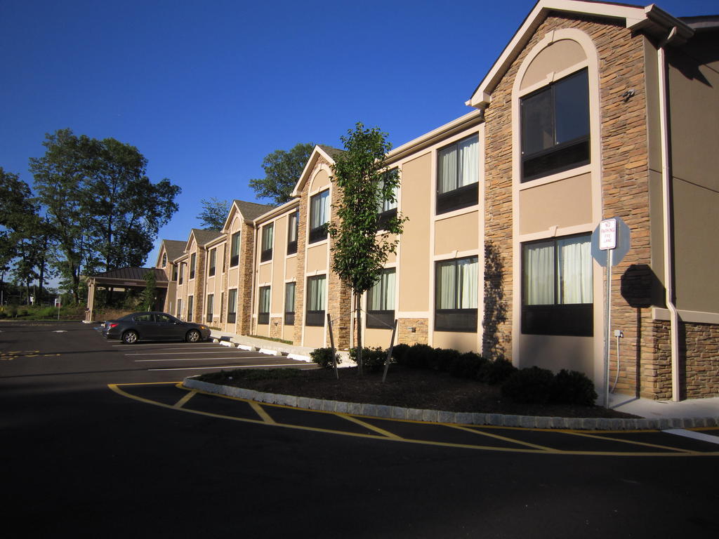 Red Carpet Inn And Suites Monmouth Junction Экстерьер фото