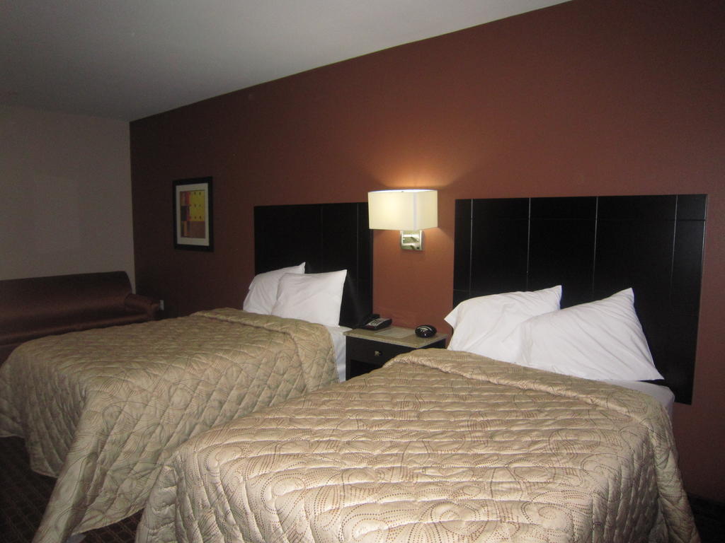 Red Carpet Inn And Suites Monmouth Junction Номер фото