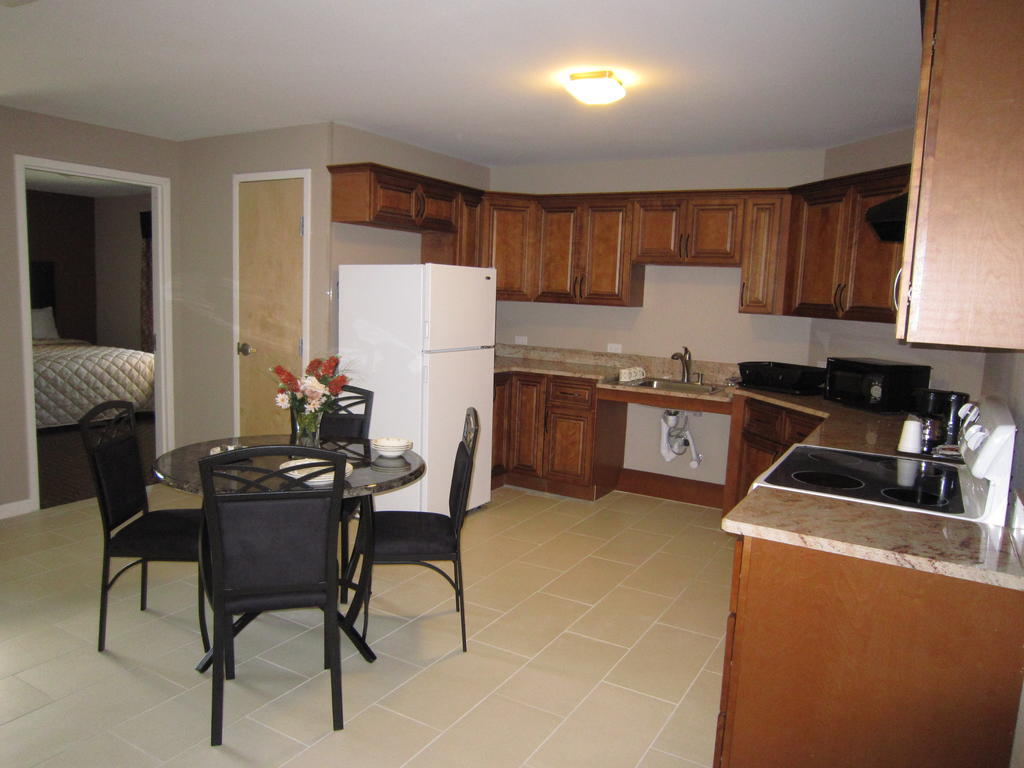 Red Carpet Inn And Suites Monmouth Junction Номер фото