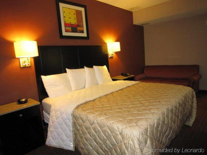 Red Carpet Inn And Suites Monmouth Junction Экстерьер фото